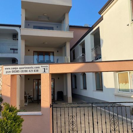 Sanja Apartments Rivarela Новиград Екстериор снимка